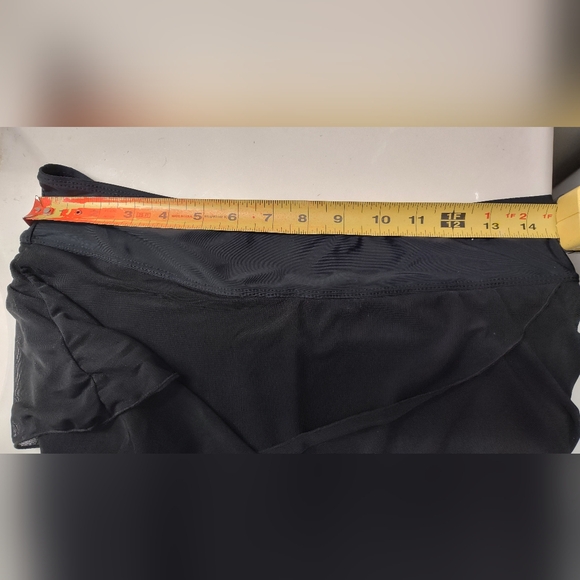 Black tiered athletic skirt NWOT - Picture 5 of 6